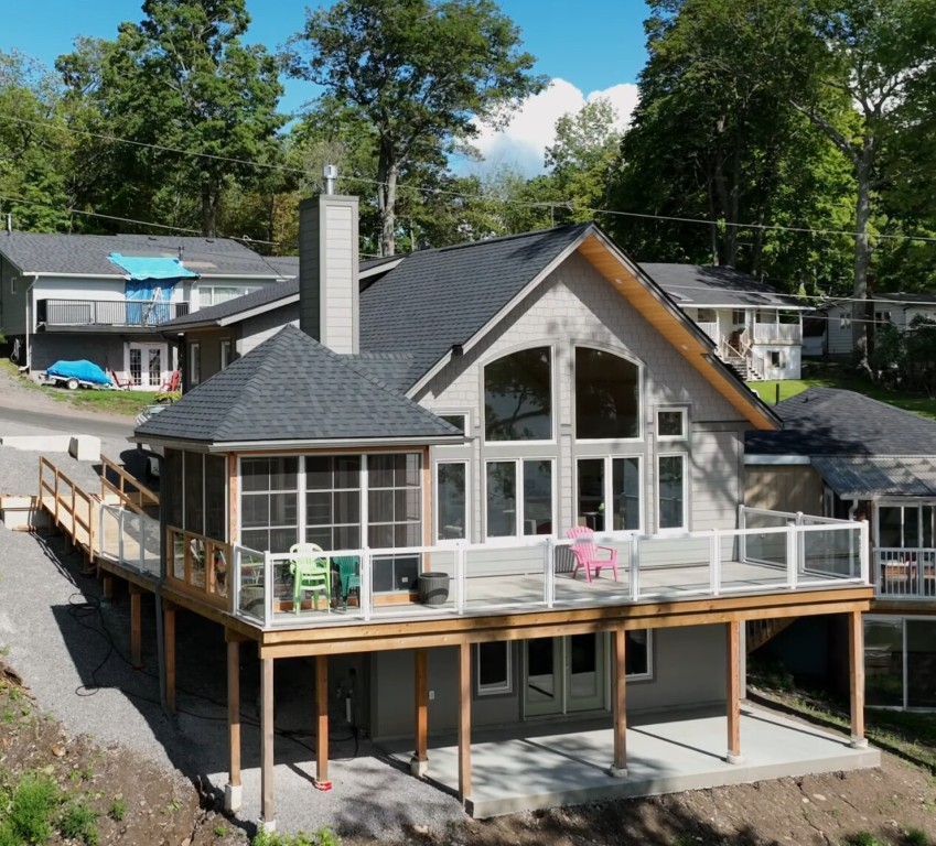 Sunroom adding natural light and comfort to home in Palm Coast, FL